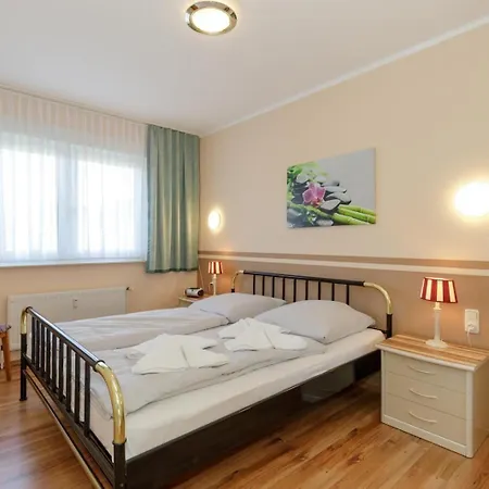 Lust Auf Urlaub West Strandnah Terrasse Parkplatz